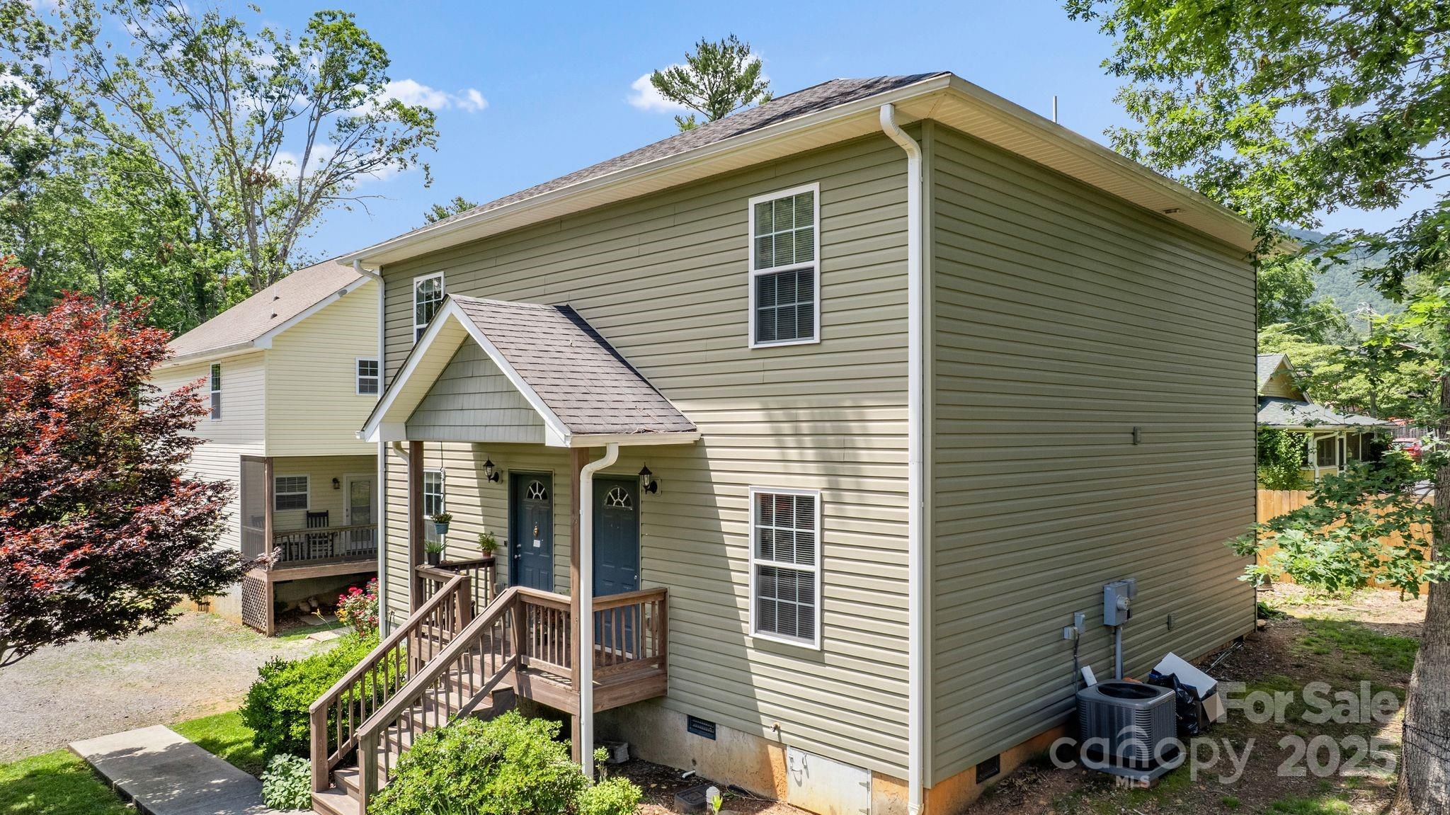 212 & 214 Portmanvilla Road Black Mountain NC 28711