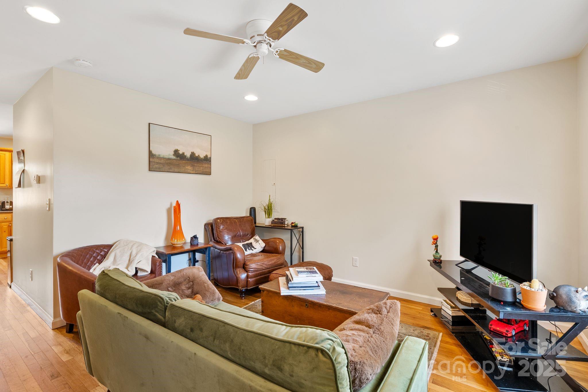 212 & 214 Portmanvilla Road Black Mountain NC 28711