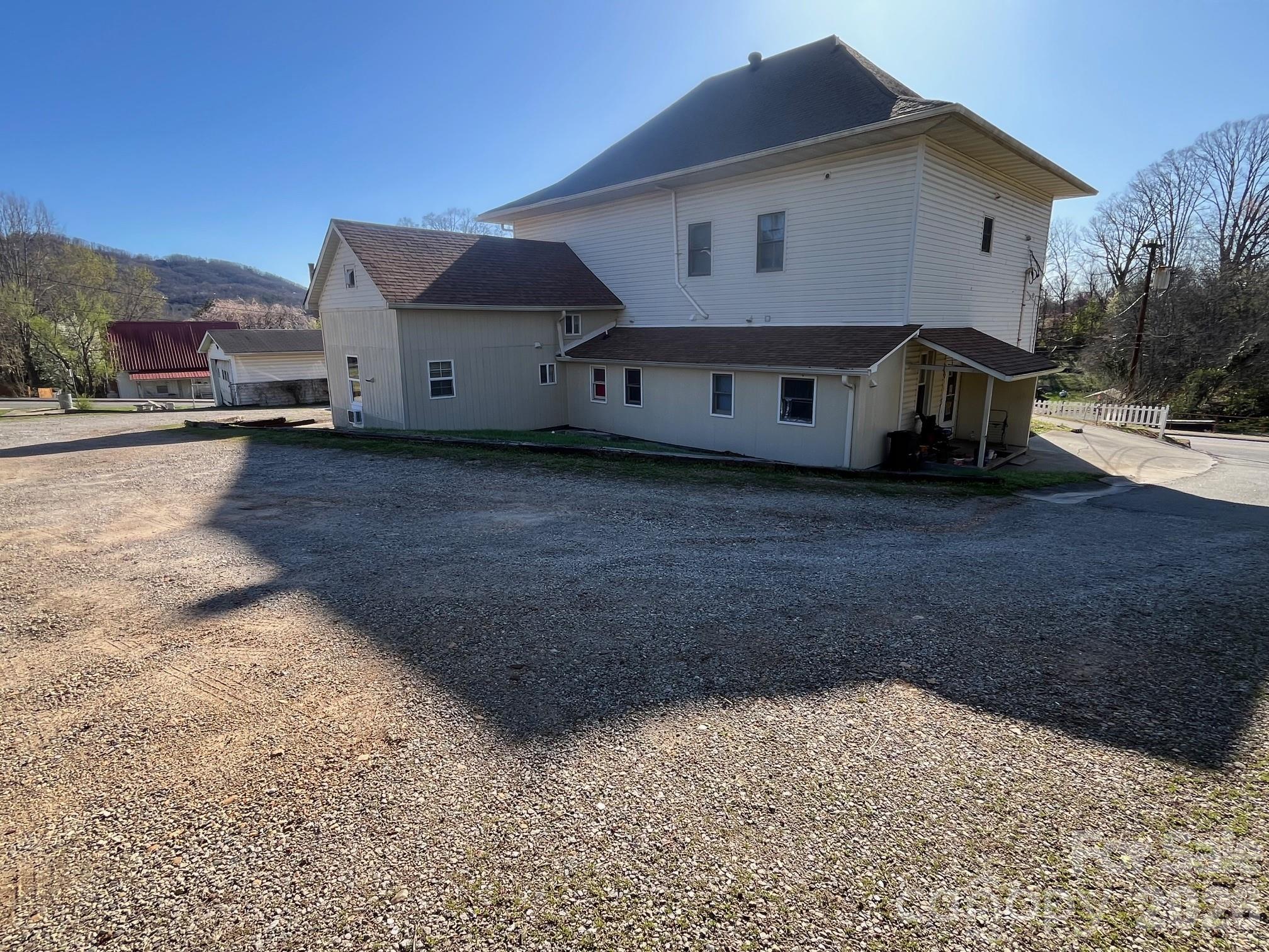 524 Baldwin Avenue Marion NC 28752