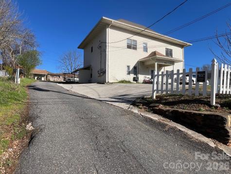 524 Baldwin Avenue Marion NC 28752