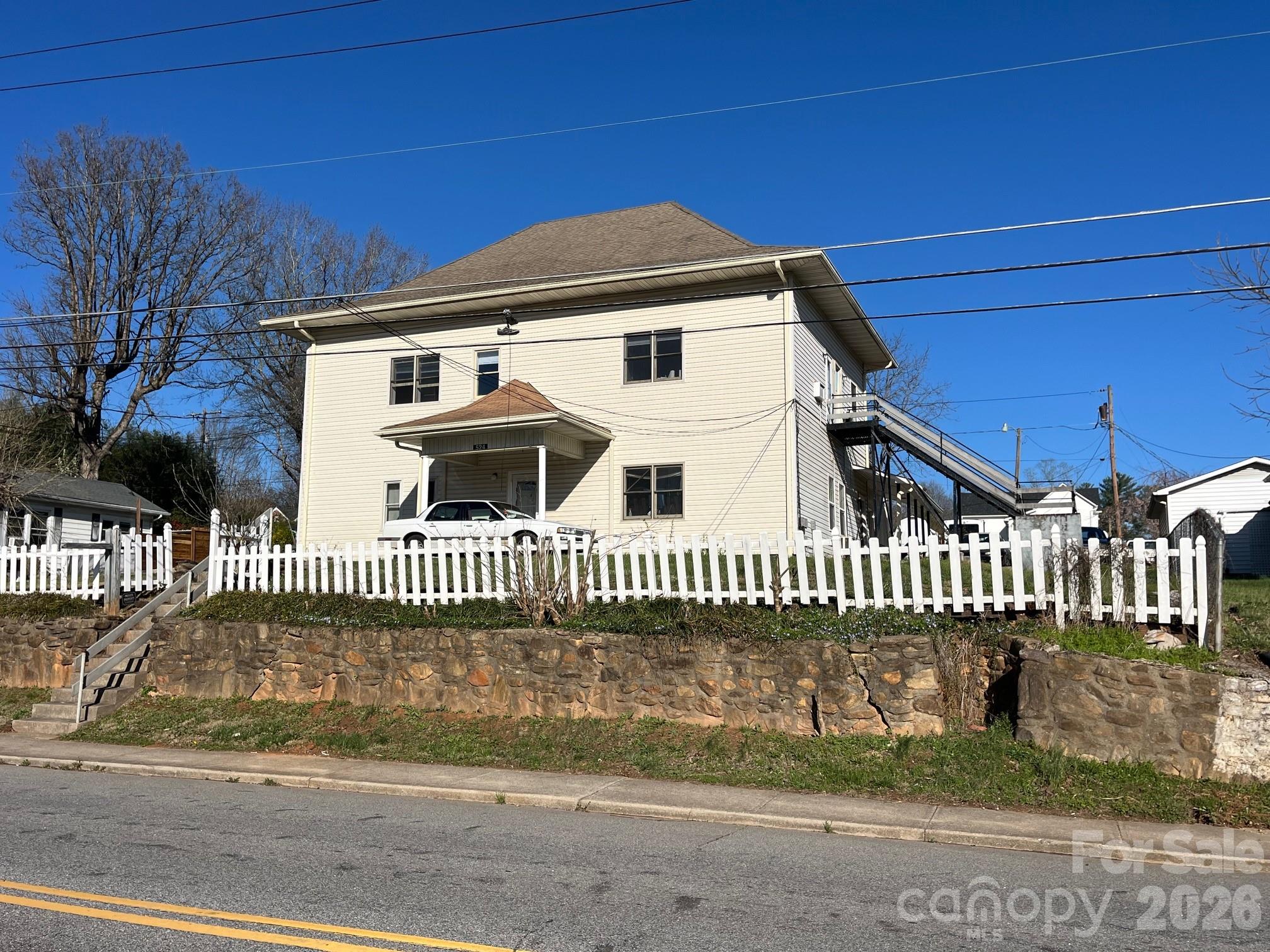 524 Baldwin Avenue Marion NC 28752