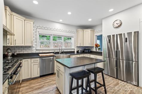 8026 Buck Creek Road Marion NC 28752