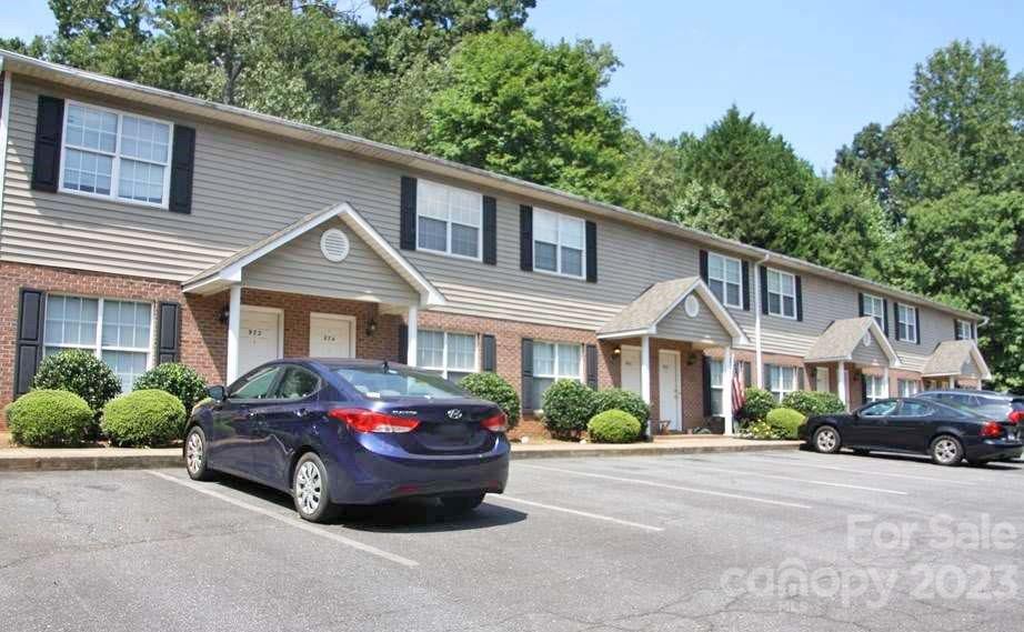 972-986 8th Avenue NW Hickory NC 28601