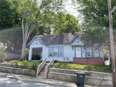 81 Academy Avenue NW Concord NC 28025