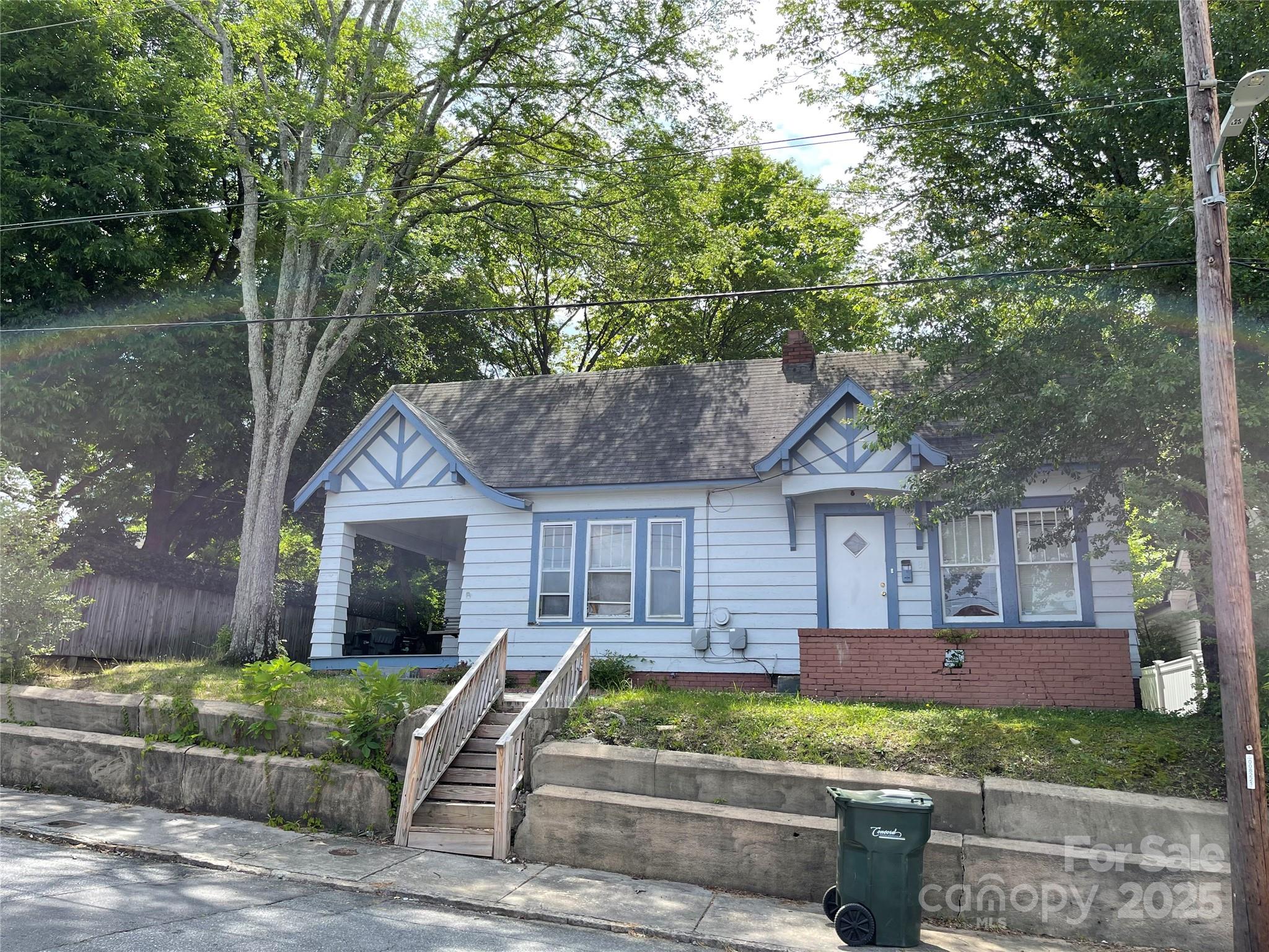 81 Academy Avenue NW Concord NC 28025