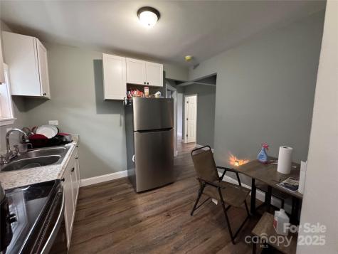 81 Academy Avenue NW Concord NC 28025