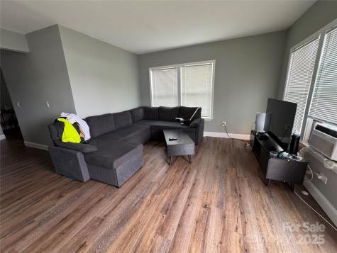 81 Academy Avenue NW Concord NC 28025