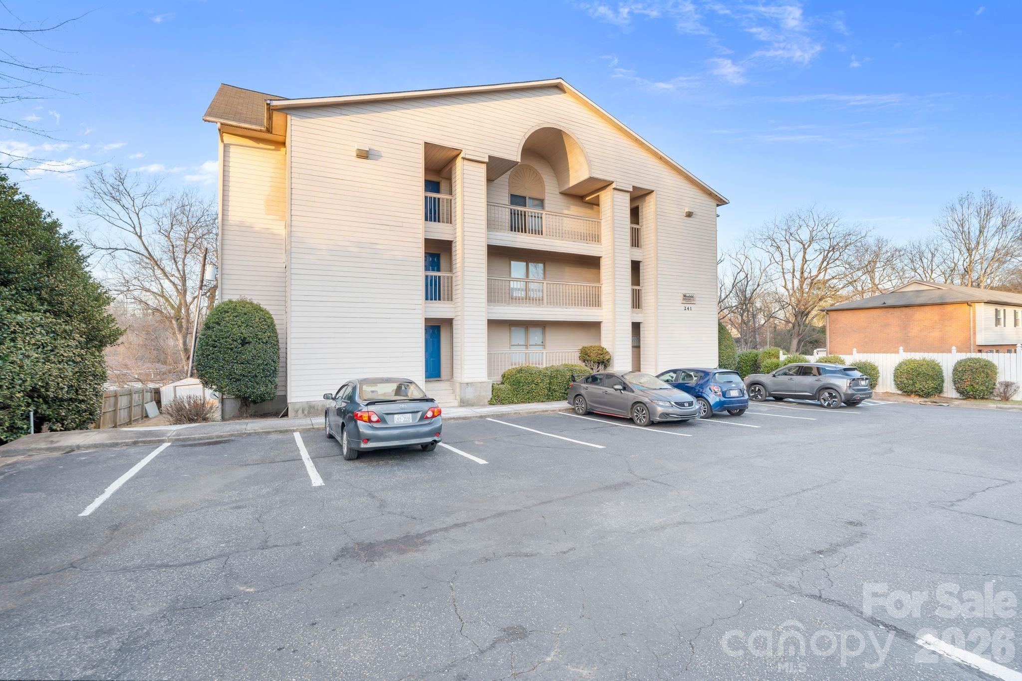241 16th Avenue NE Hickory NC 28601
