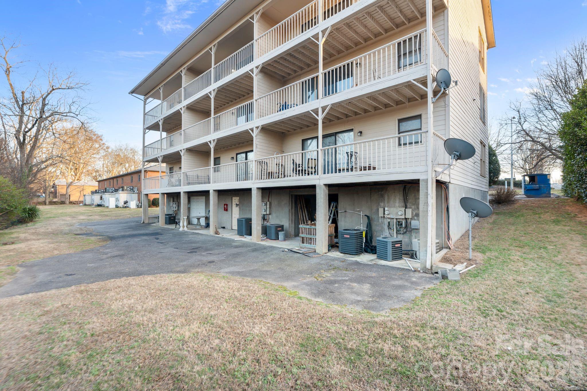241 16th Avenue NE Hickory NC 28601