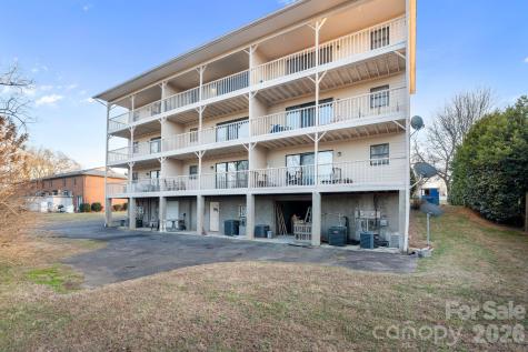 241 16th Avenue NE Hickory NC 28601