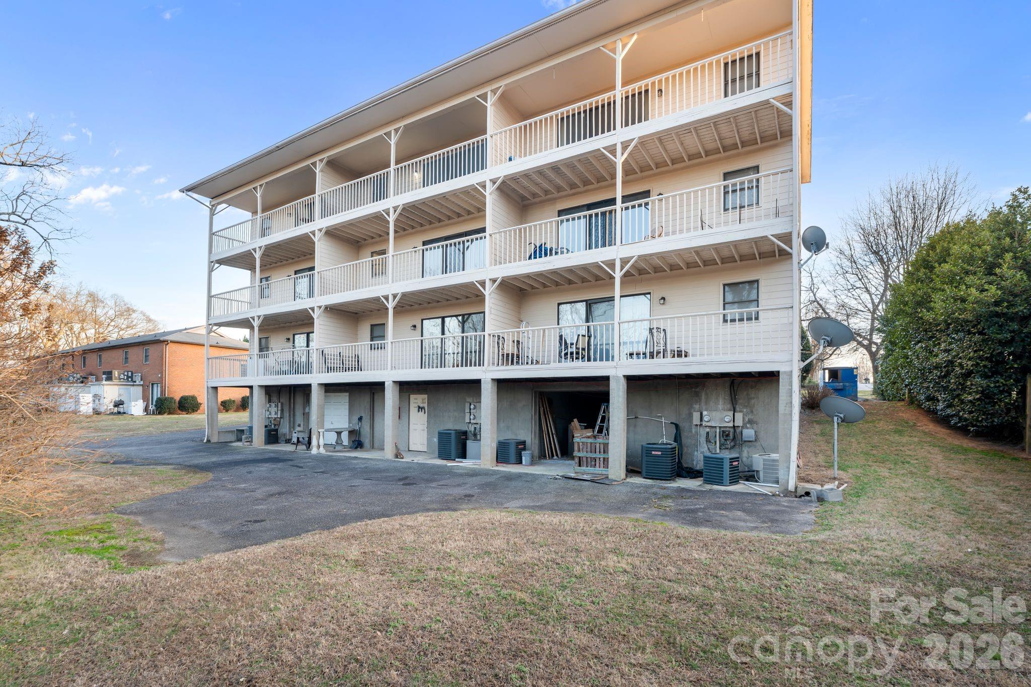 241 16th Avenue NE Hickory NC 28601
