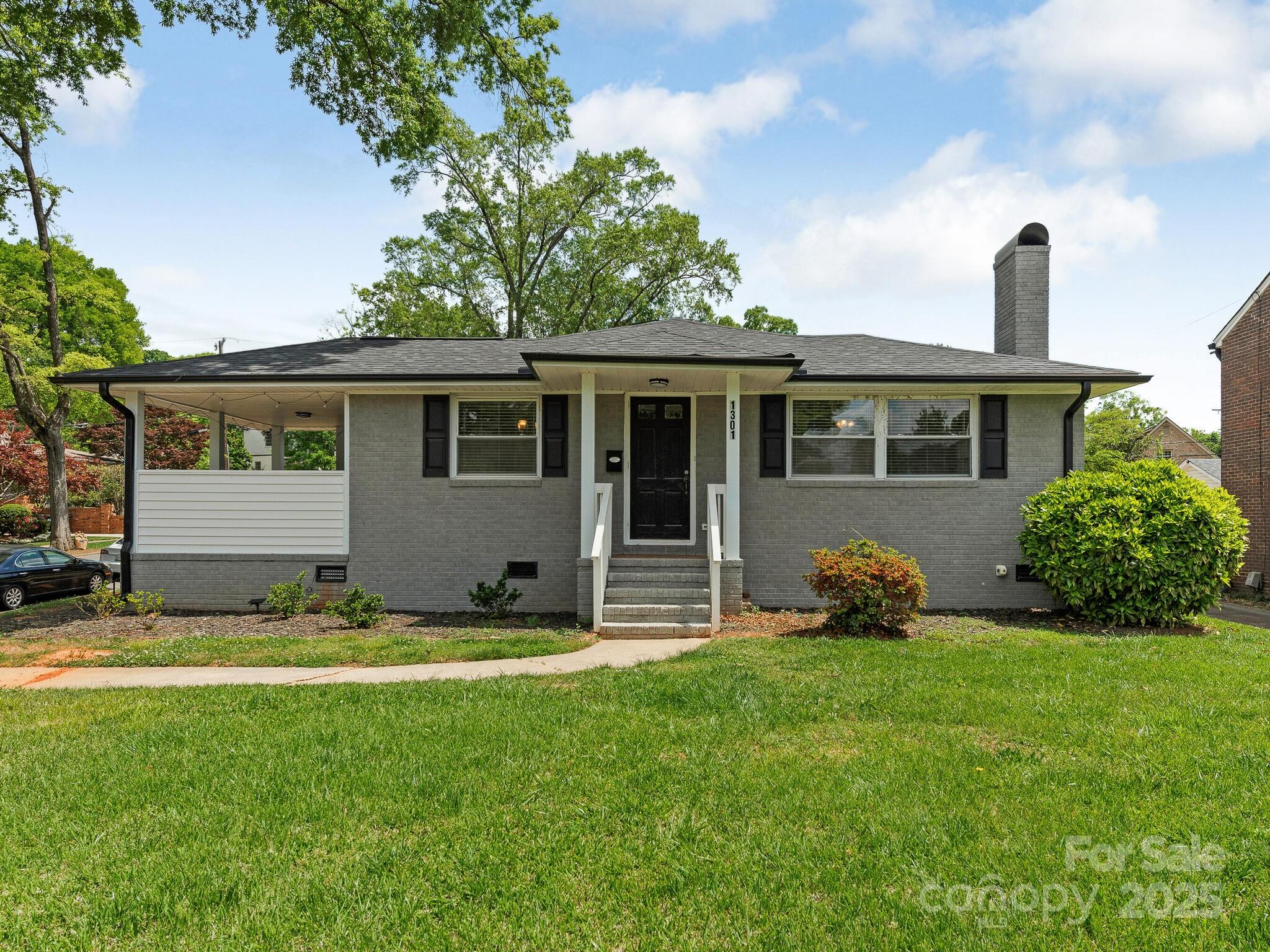 1301 S Kings Drive Charlotte NC 28207