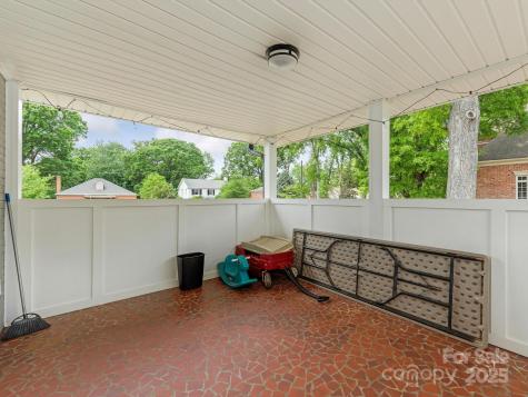 1301 S Kings Drive Charlotte NC 28207