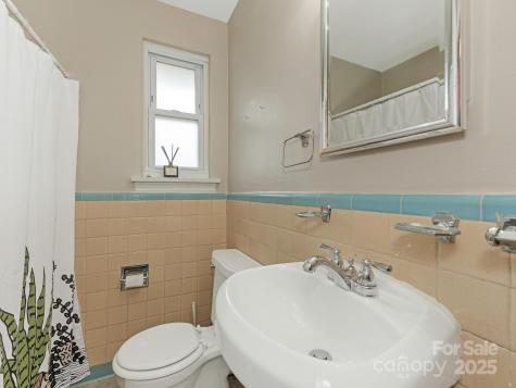 1301 S Kings Drive Charlotte NC 28207