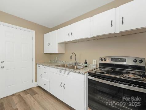 1301 S Kings Drive Charlotte NC 28207