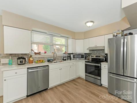 1301 S Kings Drive Charlotte NC 28207