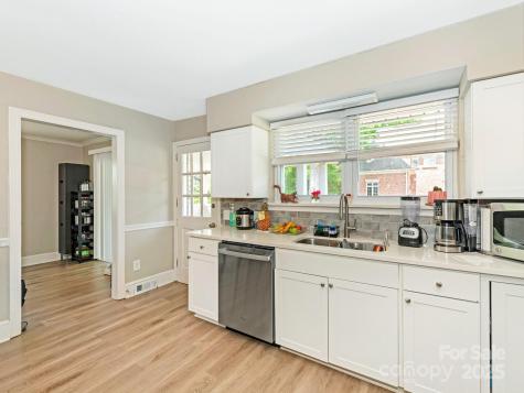 1301 S Kings Drive Charlotte NC 28207