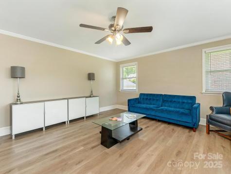 1301 S Kings Drive Charlotte NC 28207