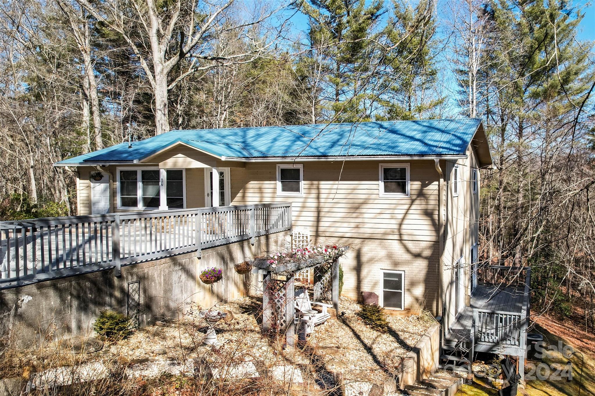 575 Riverview Heights Street Franklin NC 28734
