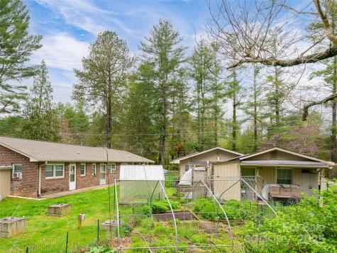 621 A,b,c & 623 Price Road Hendersonville NC 28739