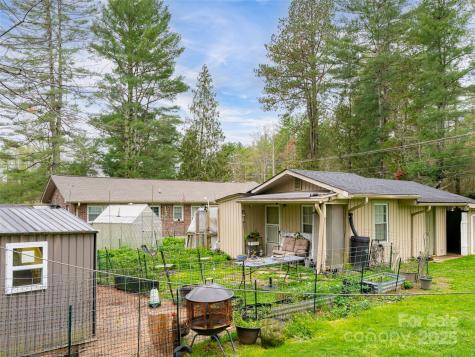 621 A,b,c & 623 Price Road Hendersonville NC 28739