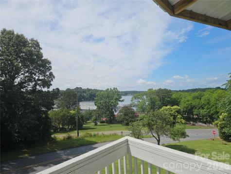 500 Steel Bridge Loop Hickory NC 28601