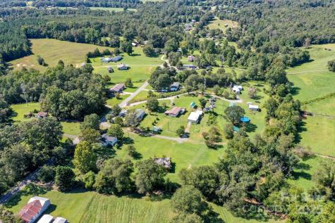 827 Old Henrietta Road Forest City NC 28043