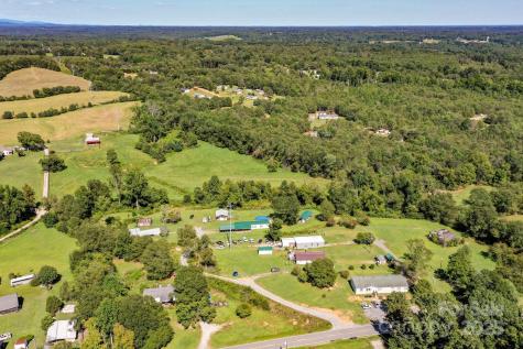 827 Old Henrietta Road Forest City NC 28043