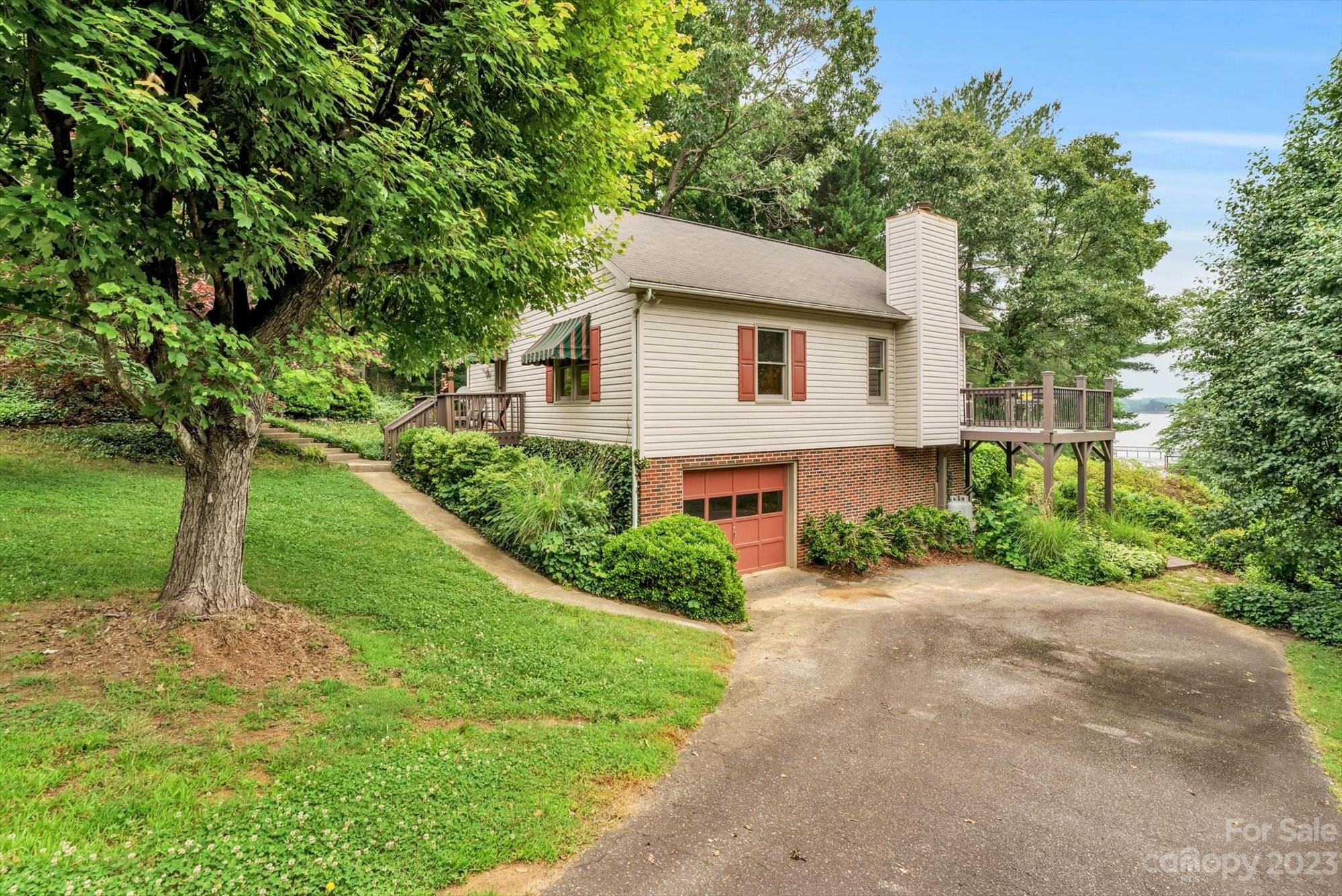 2691 Hemlock Court Nebo NC 28761
