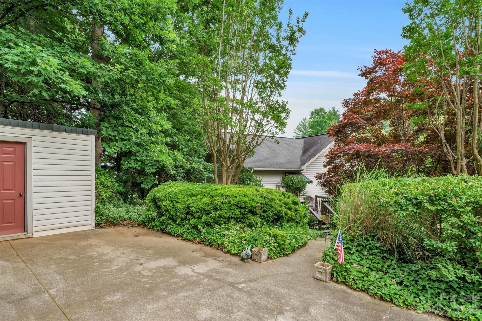 2691 Hemlock Court Nebo NC 28761