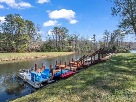 45 Lakeside Villas Drive Brevard NC 28712