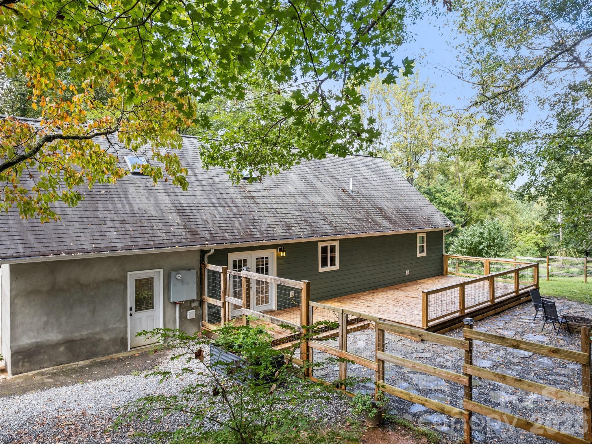 364 Lee Street Sylva NC 28779