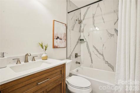 8205 Meadowind Circle Charlotte NC 28226