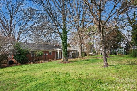 8205 Meadowind Circle Charlotte NC 28226