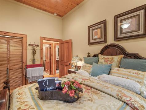 90 Rogers Creek Drive Bakersville NC 28705