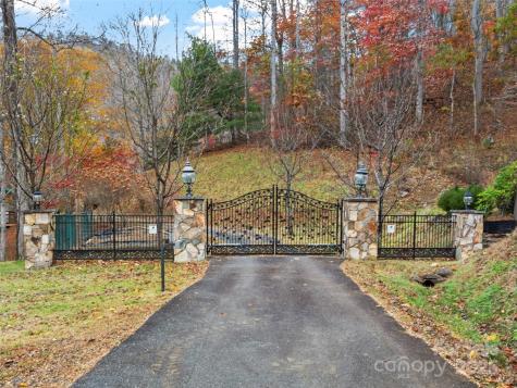 90 Rogers Creek Drive Bakersville NC 28705