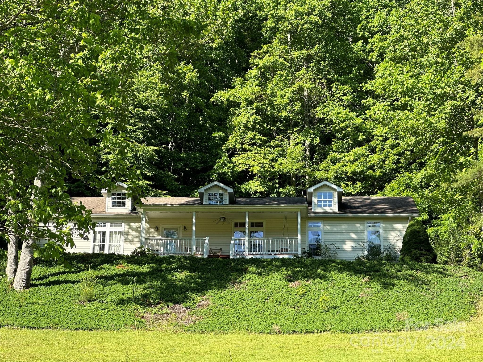 1149 Hamburg Road Bakersville NC 28705