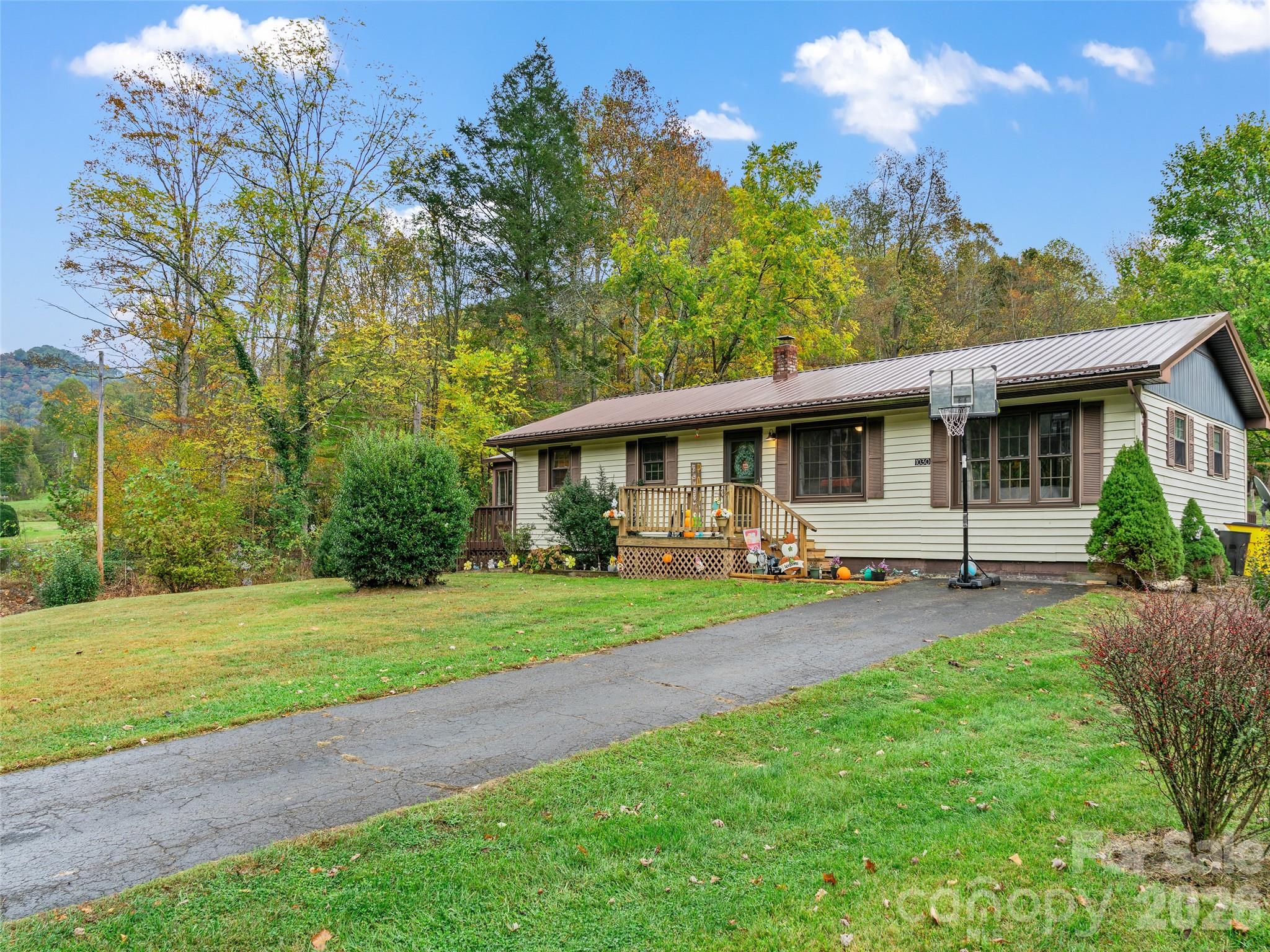 1030 Hughes Gap Road Bakersville NC 28705