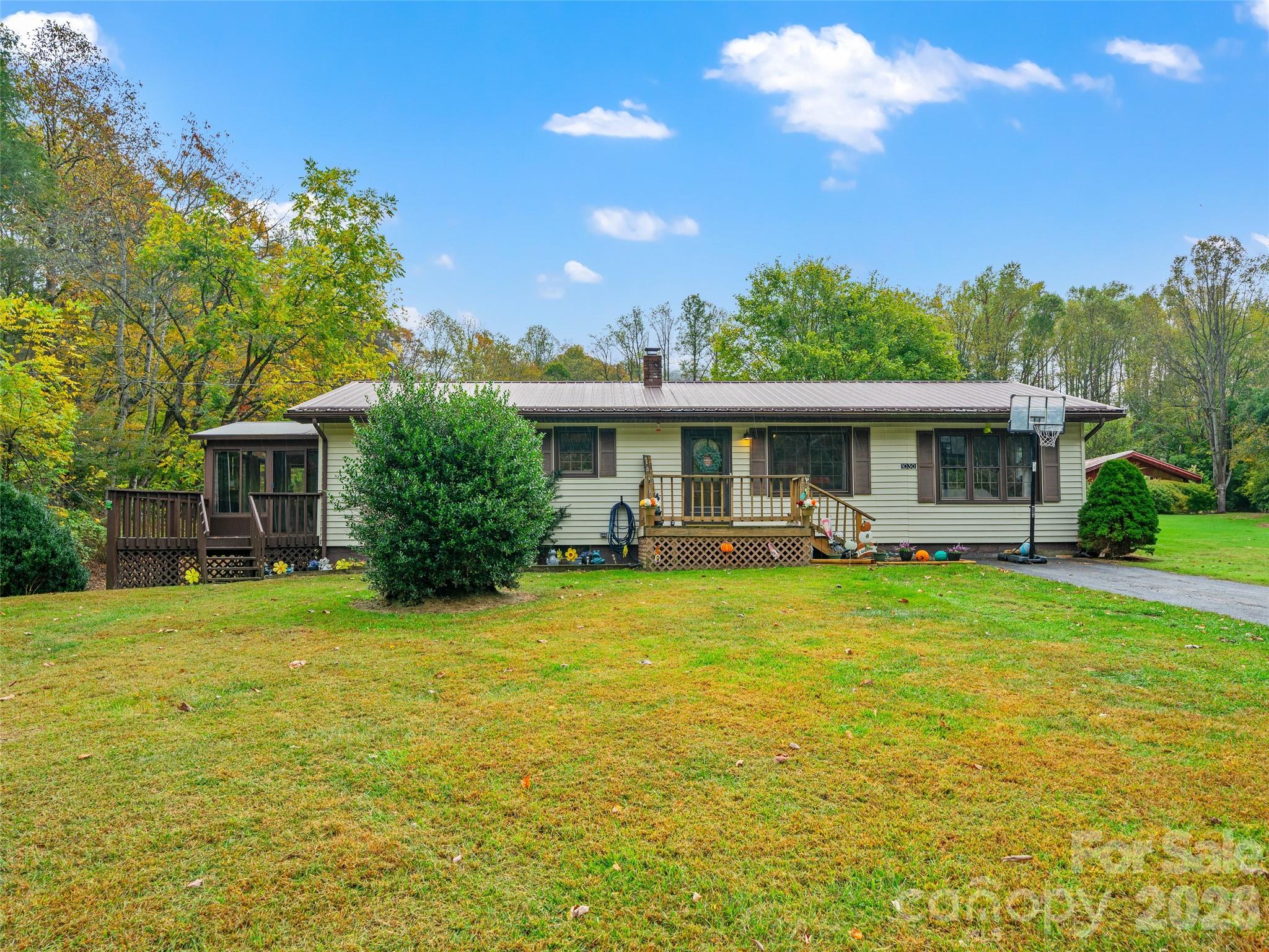 1030 Hughes Gap Road Bakersville NC 28705