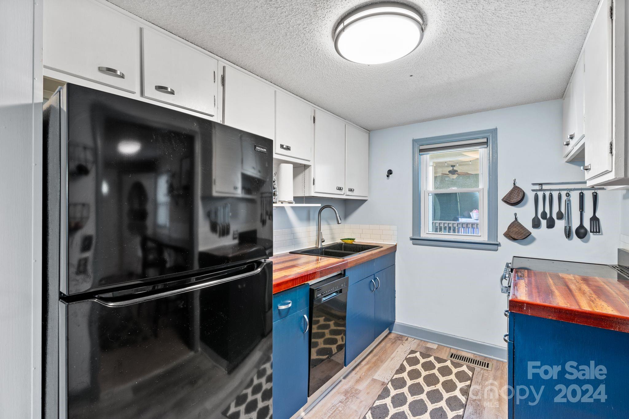 15 Miller Road E Asheville NC 28805