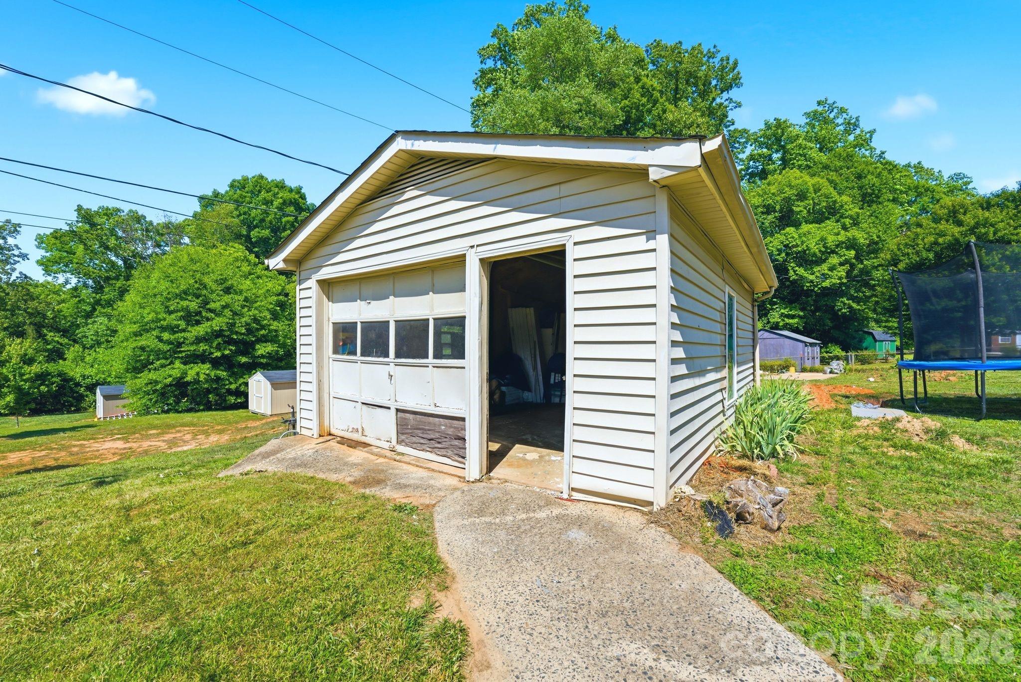 701 E Iowa Avenue Bessemer City NC 28016