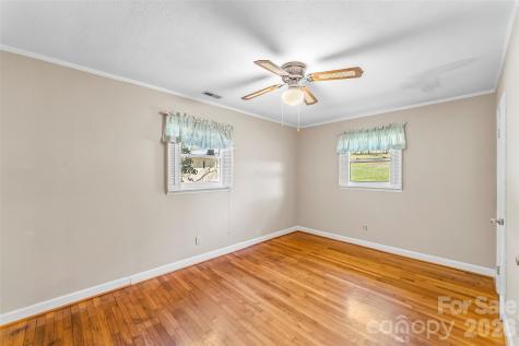 512 Paxton Creek Road Marion NC 28752