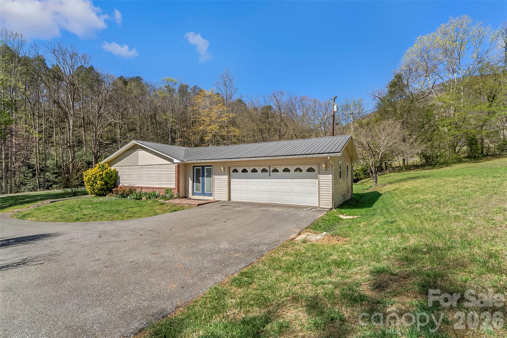 512 Paxton Creek Road Marion NC 28752