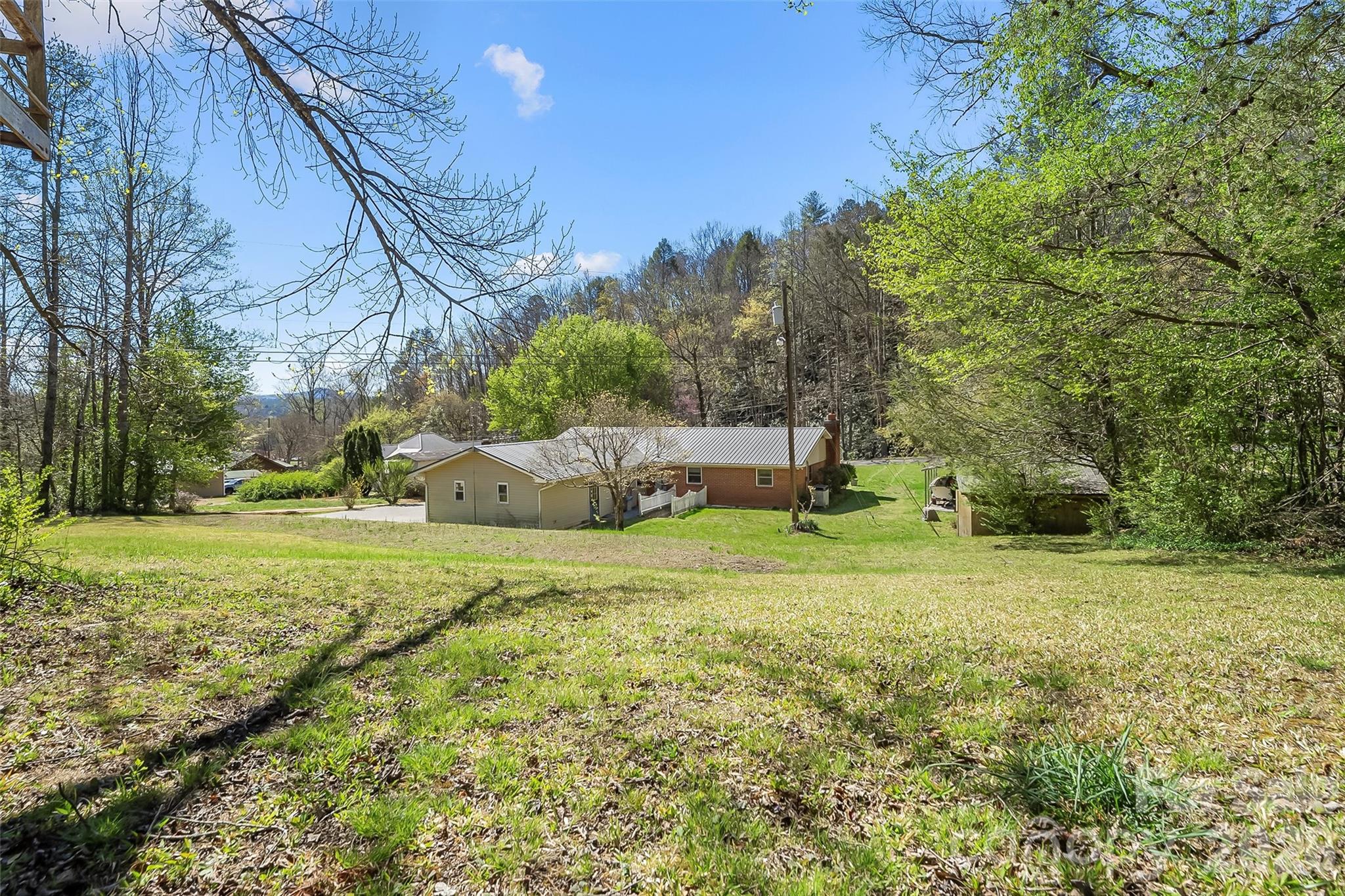 512 Paxton Creek Road Marion NC 28752