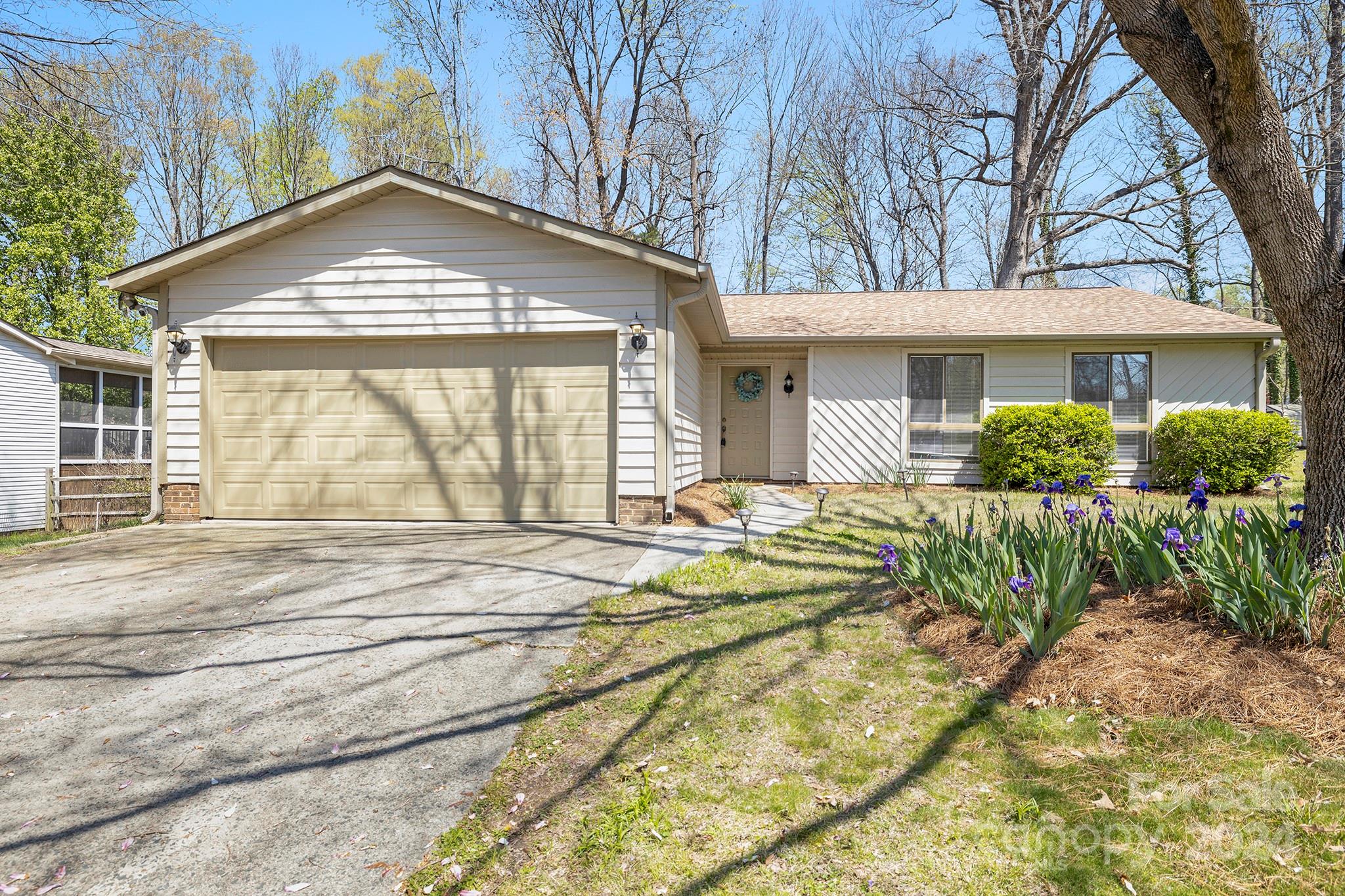 1623 Van Dyke Drive Charlotte NC 28213