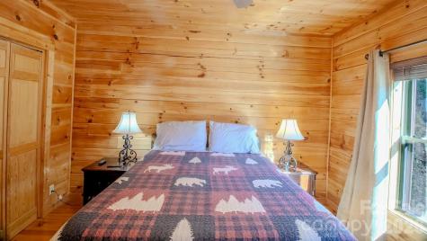 187 Gardeners Cove Whittier NC 28789