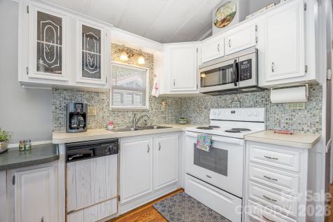 125 Maple Street New London NC 28127