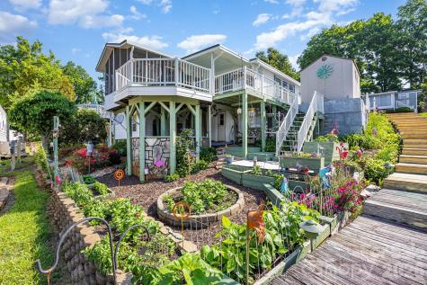 125 Maple Street New London NC 28127