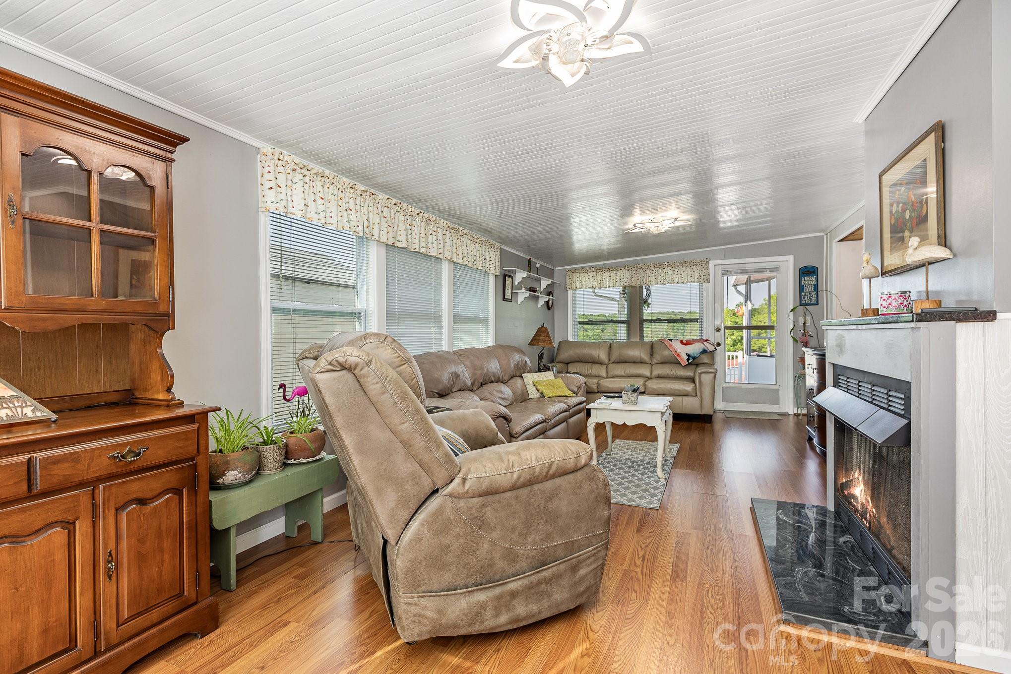 125 Maple Street New London NC 28127