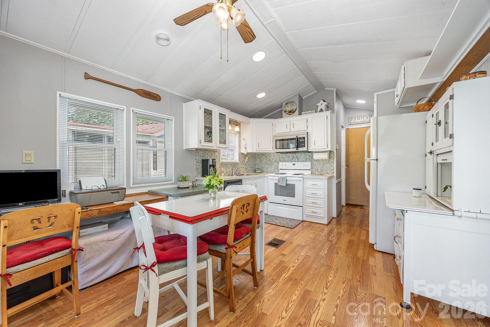125 Maple Street New London NC 28127